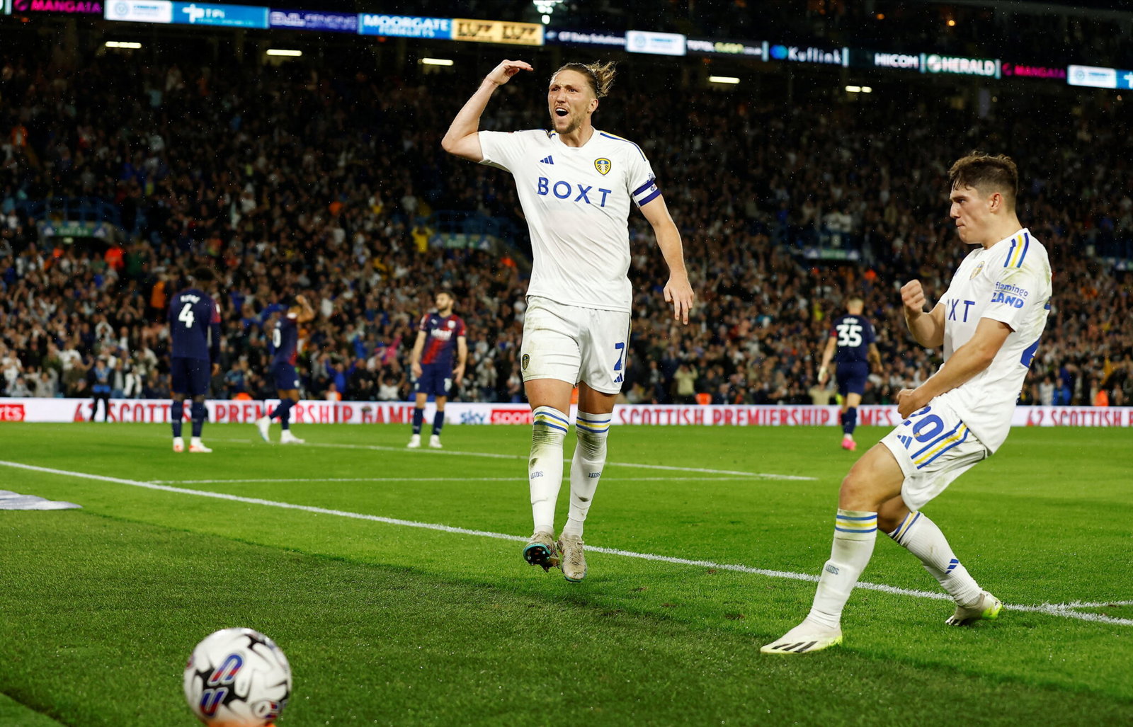 Luke Ayling recreates iconic Leeds United moment for 'Boro