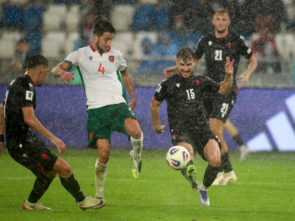 2025-09-07T145217Z_1388956635_UP1EL9715B319_RTRMADP_3_SOCCER-WORLDCUP-GEO-BUL-REPORT-1024x768 Daniel Farke facing new Leeds United injury headache with triple concern