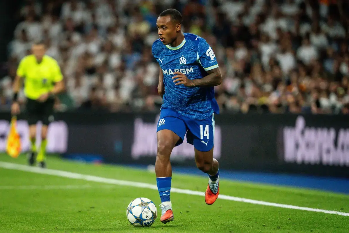 Leeds United dealt hammer blow in pursuit of £30m star – Premier League rival also interested: View